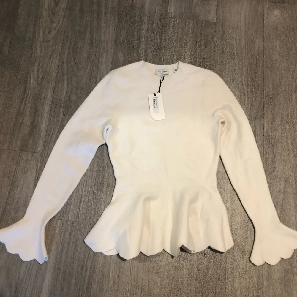 Ted Baker Fitted Lillyyy Knit Sweater Crew Neck Peplum Ivory Sz 2 (US 6) new - Picture 3 of 7